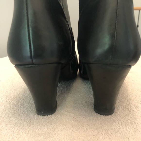 Denver Hayes black leather booties. - Picture 6 of 11